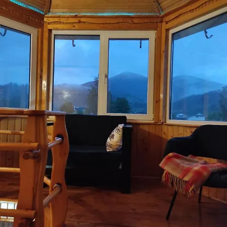 Карпатський Затишок Villa *
